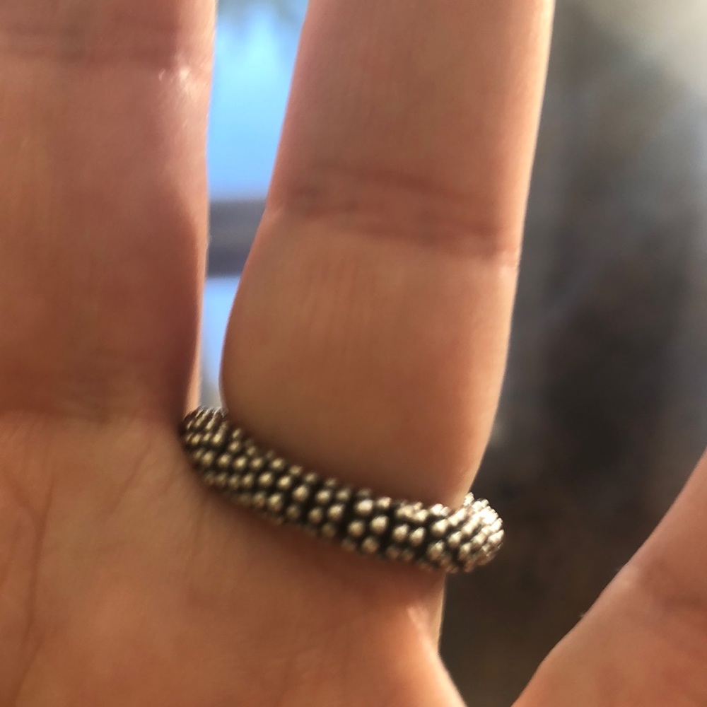 Stretchy ring - Picture 2 of 3